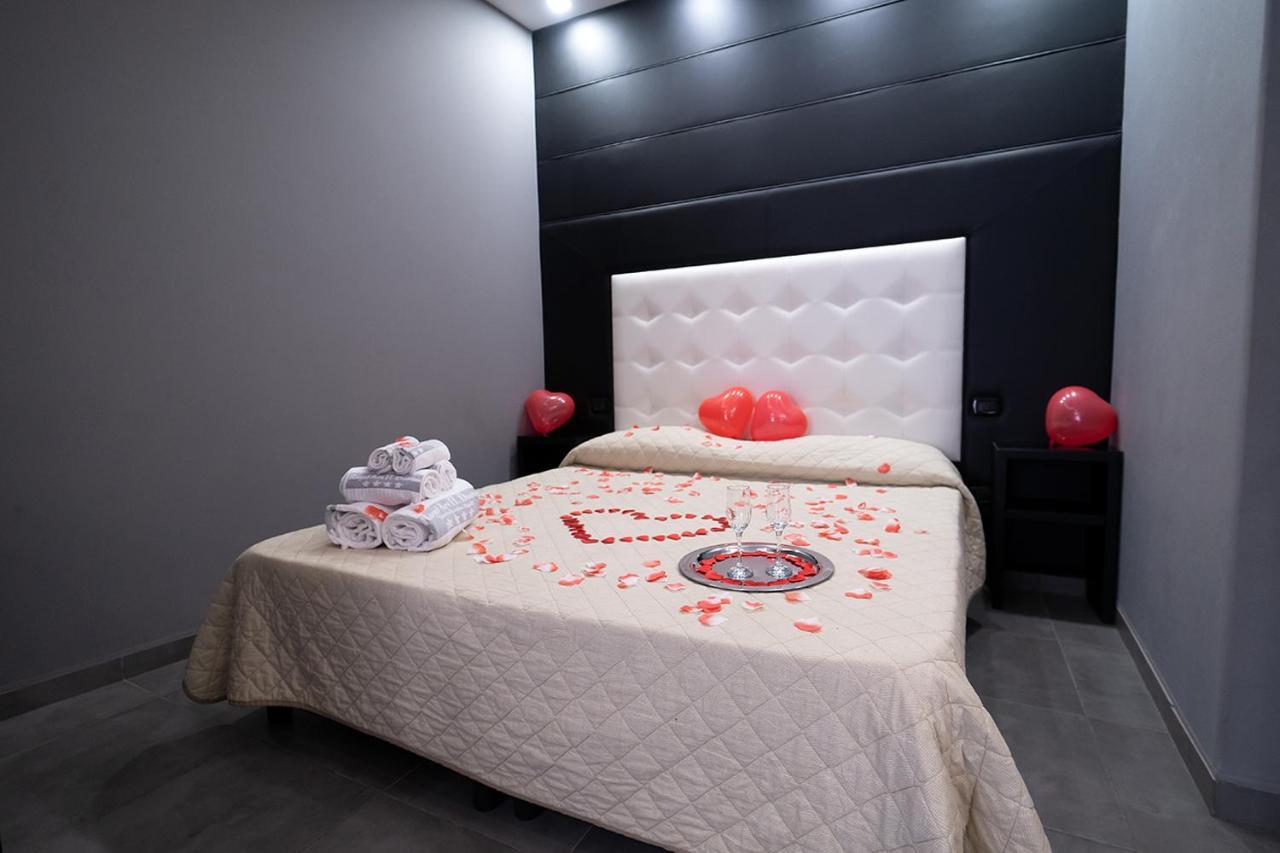 Отель Royal House Napoli Centro, By Clapa Group Экстерьер фото
