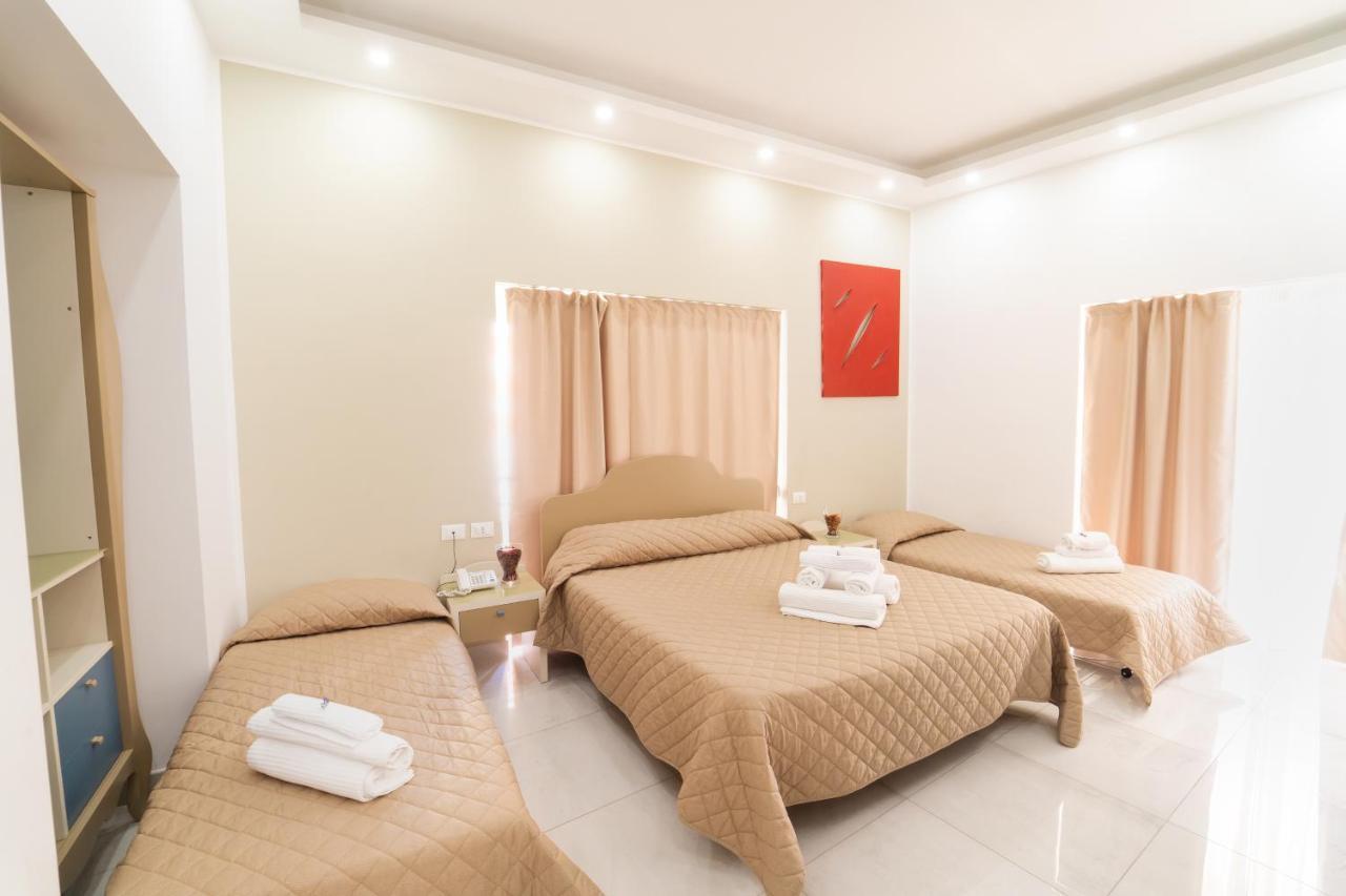 Отель Royal House Napoli Centro, By Clapa Group Экстерьер фото
